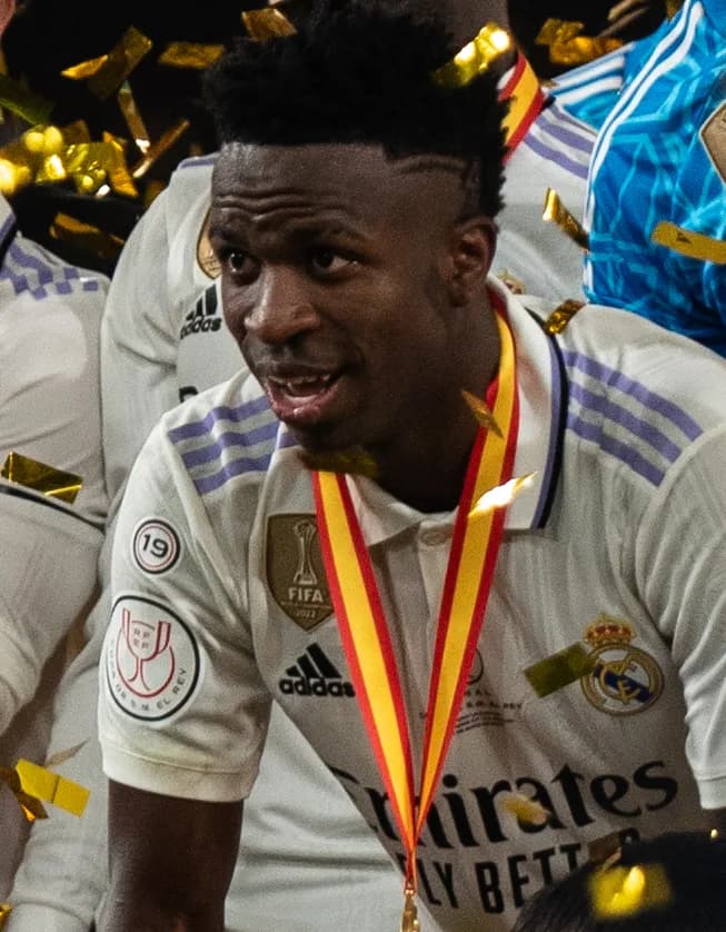 Décryptage : Vinicius prolonge au Real Madrid, un tournant majeur pour l’avenir du club
