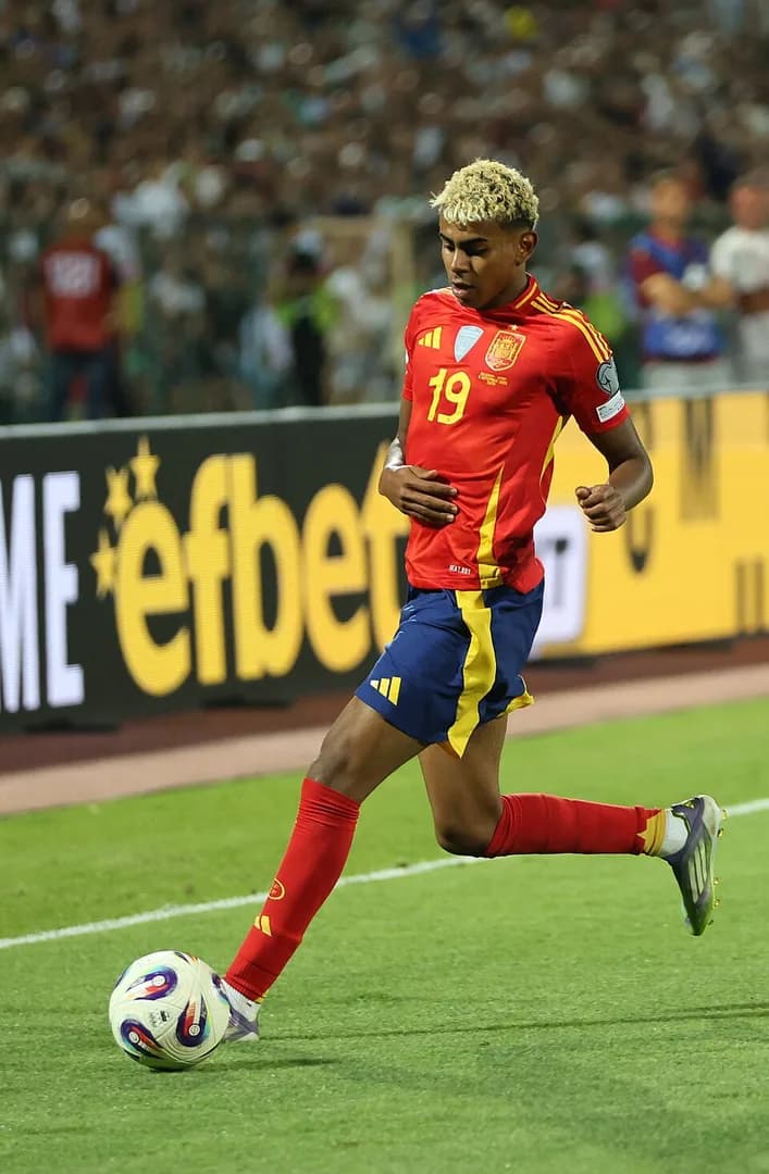 Hansi Flick protège Lamine Yamal après sa colère face à l'Atlético en Ligue des champions