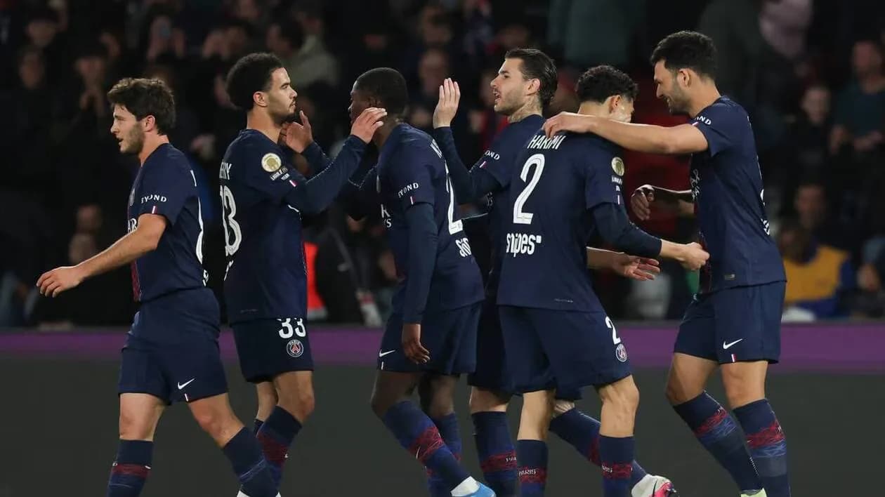 PSG à Anfield : une première historique et des surprises attendues face à Liverpool