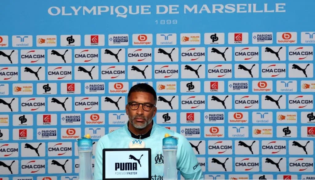 OM : Après un coup de gueule public, Beye change de ton en privé, la réponse des joueurs choque